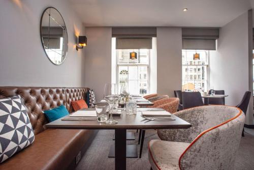 Restaurant, Ten Hill Place near Greyfriars Kirkyard