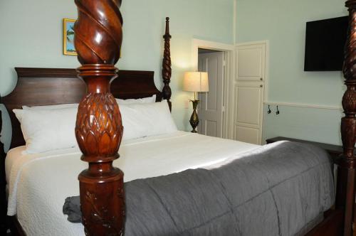 The Porch on Frances Inn - Adults Exclusive - Photo 2