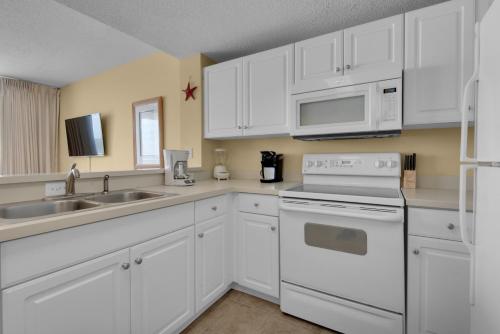Majestic Beach Towers 1-411 by RealJoy Vacations - image 3