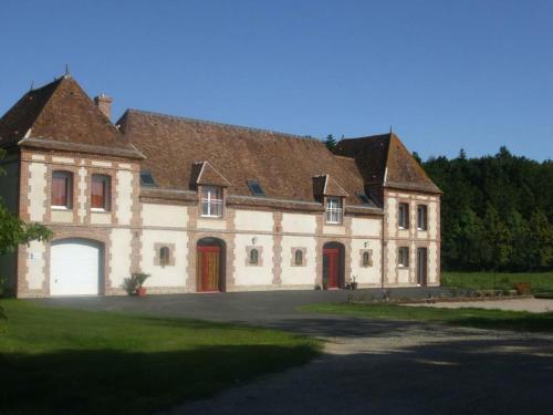 Gîte Saint-Symphorien-des-Bruyères, 8 pièces, 14 personnes - FR-1-497-48 gîte à louer Fémisson