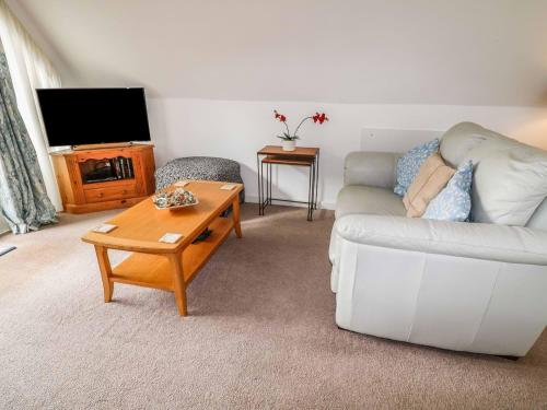 19 Honicombe Park - image 3