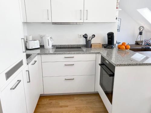 Kitchen, Modern & Stylisch - Penthouse-Feeling nahe Flughafen Munchen in Freising
