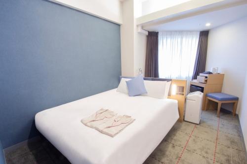 Standard Double Room - Non-Smoking image 4