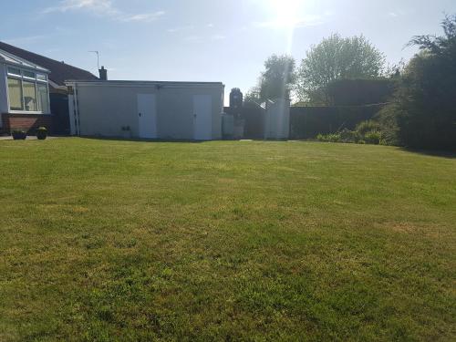 The Burrow, a Spacious Bungalow in Heart of NI