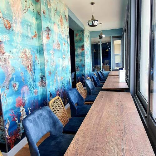 餐廳, Hôtel Restaurant L'Atelier des Cousins (Hotel Restaurant L'Atelier des Cousins) in 沙泰萊隆普拉格