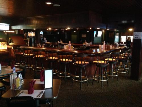 Fred's Inn Restaurant & Lodging - 레스토랑