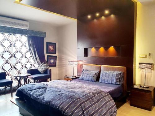 Luxurious Boutique One Bed Apartment In Bahria Town - image 5