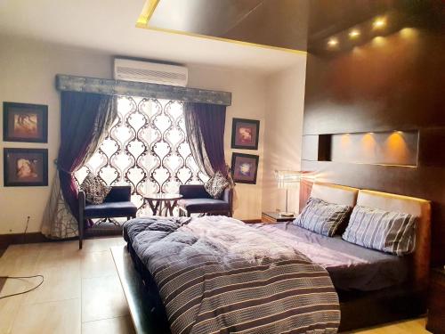 Luxurious Boutique One Bed Apartment In Bahria Town - image 9