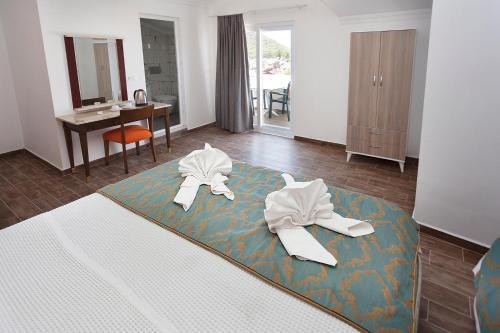 London Hotel - image 7
