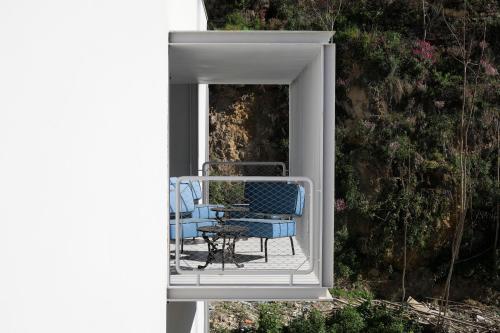 Zero Box Lodge Coimbra - image 11