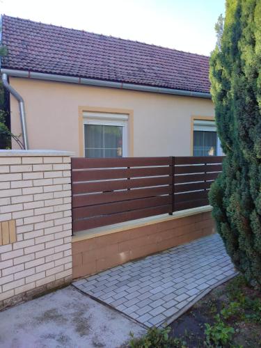 Otthon Apartman