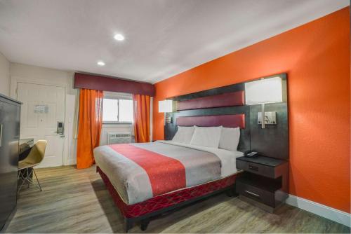 . Motel 6 Bellville, OH