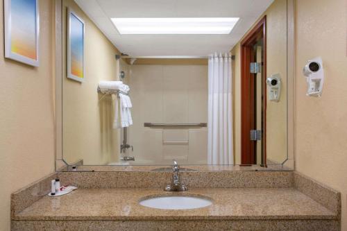 Days Inn by Wyndham Hillsborough in Hillsborough, USA