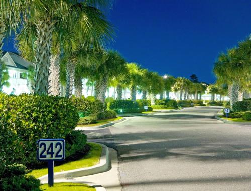 Private Comfort at the Grand Strand - Surfside Beach Villa - 3BR Villa #1 - image 6