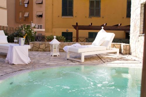 The Strand Hotel - image 5