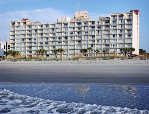 Year-round Oceanfront Suite at Sunny Myrtle Beach - Studio Suite #1 - image 4