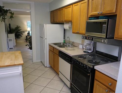 Comfortable Two Bedroom Family-oriented Villa at Space Country - image 7