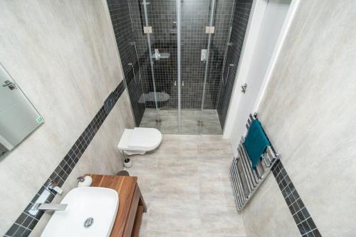 Old Town 1 Bedroom Oasis with AC and Double Shower, Praha (fotografie 10)