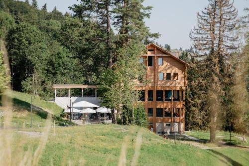 Зовнішній вигляд готелю, Hotel Gasthaus Hergiswald in Крінс
