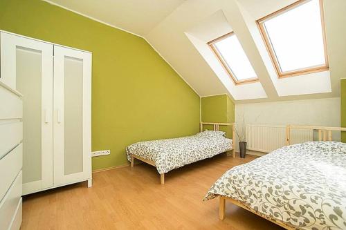 Great Terrace in Big, Central Flat, Praha (fotografie 8)