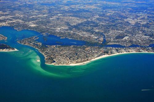 Siesta Key Village-Suite #1: A Block to the Beach! detail