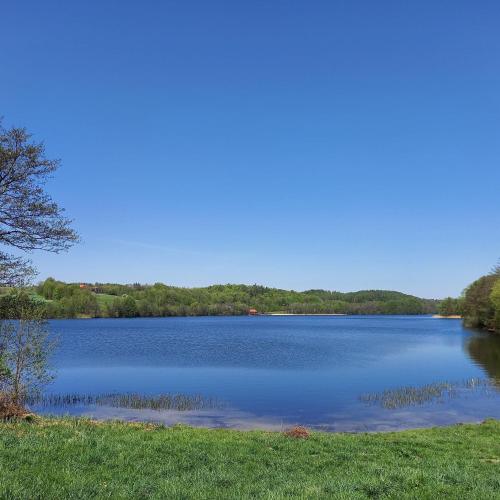 ZACISZE ,,Jastrząb'' domek na Kaszubach z balią z jacuzzi