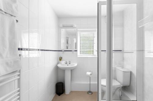 Stover Lodge - image 2