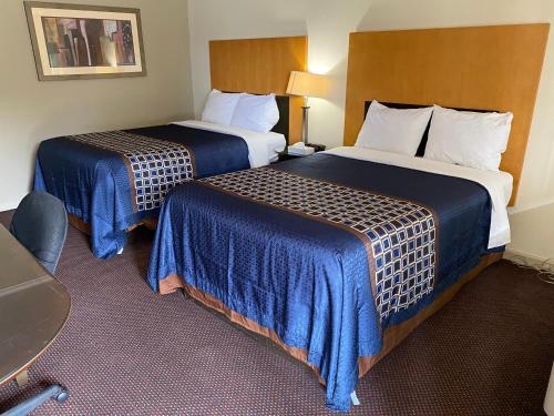 2 double beds