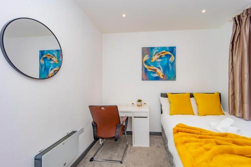 Modern 3 bed flat in quiet BRIGHTON location - image 6