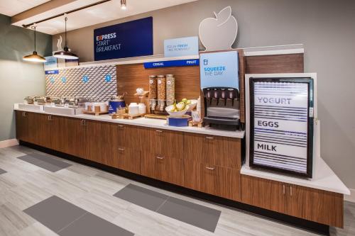 Holiday Inn Express - Newark Airport - Elizabeth, an IHG Hotel