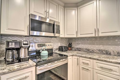 Elegant Condo with Pool Walk to Madeira Beach! - image 8