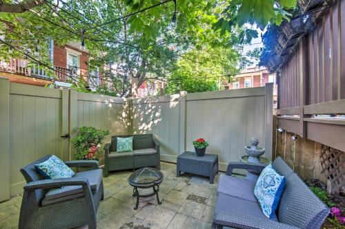 Harrisburg Retreat with Deck, Balcony and Grill! in Harrisburg, USA