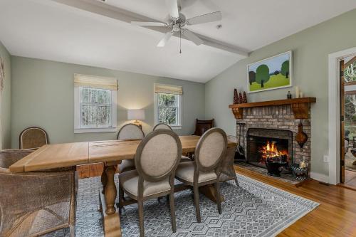 Foothills Farmhouse - image 2