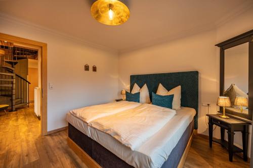 3 bedrooms, 5 beds