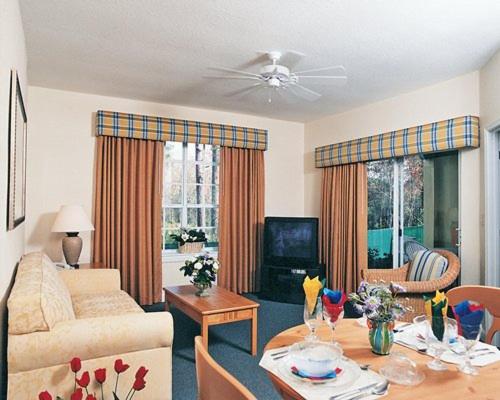 Warm and Friendly Family Getaway Villa in Kissimmee - One Bedroom #1 - image 4