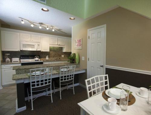 Glorious Two Bedroom Villa with Amazing Comforts in Surfside Beach - image 4