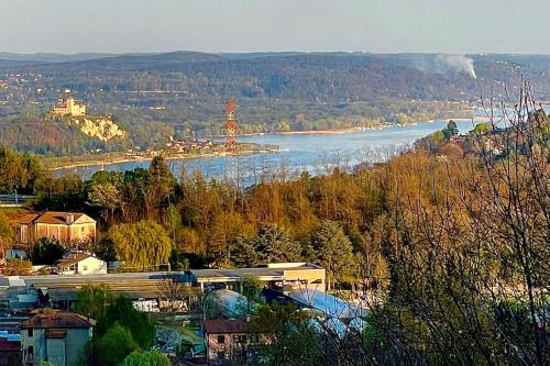  Bellavista Lake Apartment in Pisano