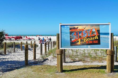 Siesta Key Village-Suite #2: A block to the Beach! detail