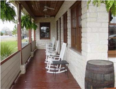 Fredericksburg Hill Country Hotel - image 2