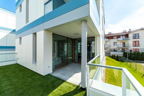 Apartment with Terrace image 9