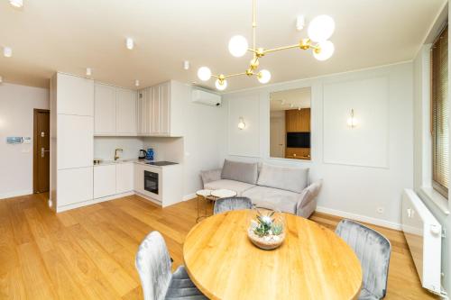 Apartment with Terrace image 3