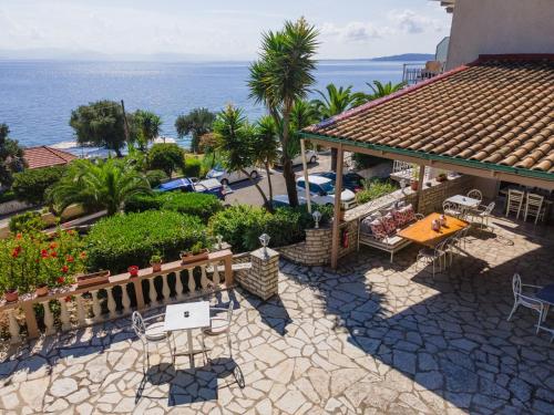 Aurora Beach Hotel - image 11