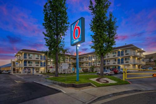 Motel 6-San Bernardino, CA - North - Hotel - Serrano Village