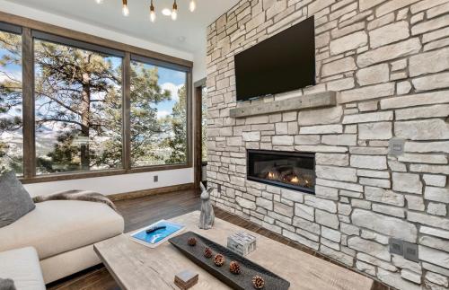 Skyes Peak Vacation Home at Windcliff home - image 7