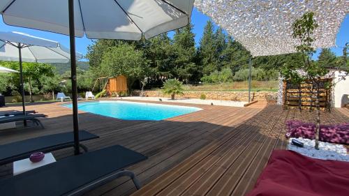 Villa Contemporaine, plein Sud, Piscine, calme, vue dégagée gîte à louer Signes