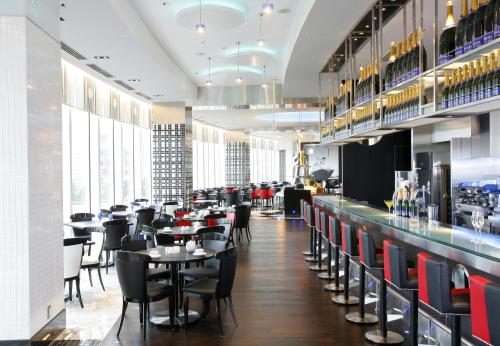 Restaurant, New Otani Inn Yokohama Premium in Nagecho