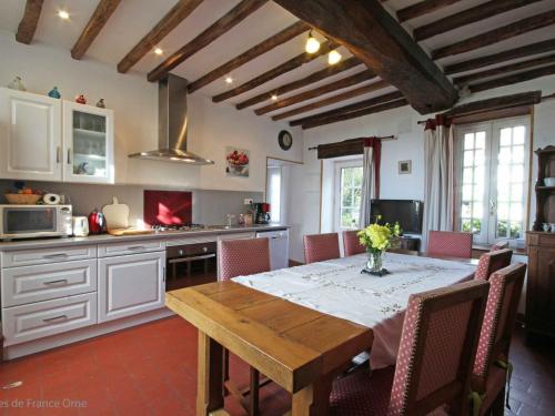 Gîte Sarceaux, 4 pièces, 6 personnes - FR-1-497-131