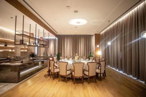 Restaurant, Burrit Hotel in Yuyao District