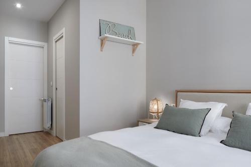CONCHA SUITE Brand NEW & Style