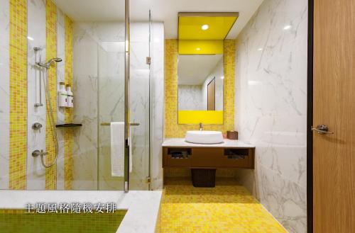 room detail thumbnail 2